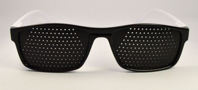 Special glasses allow for the purity and sharpness of the image